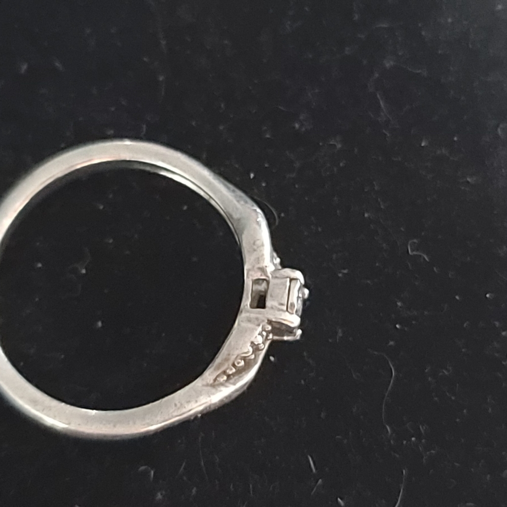 Diamond Ring - Picture 5 of 11
